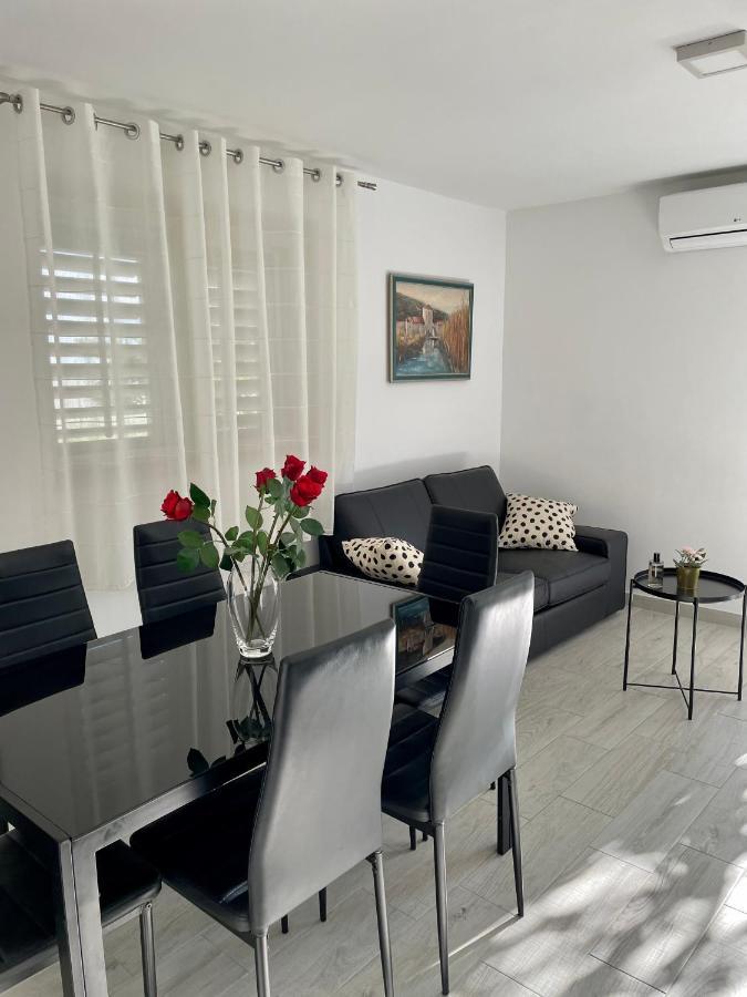 Apartment Paulina โตรกีร์ ภายนอก รูปภาพ
