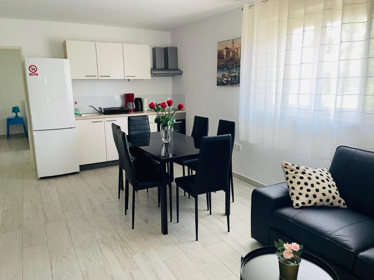 Apartment Paulina โตรกีร์ ภายนอก รูปภาพ